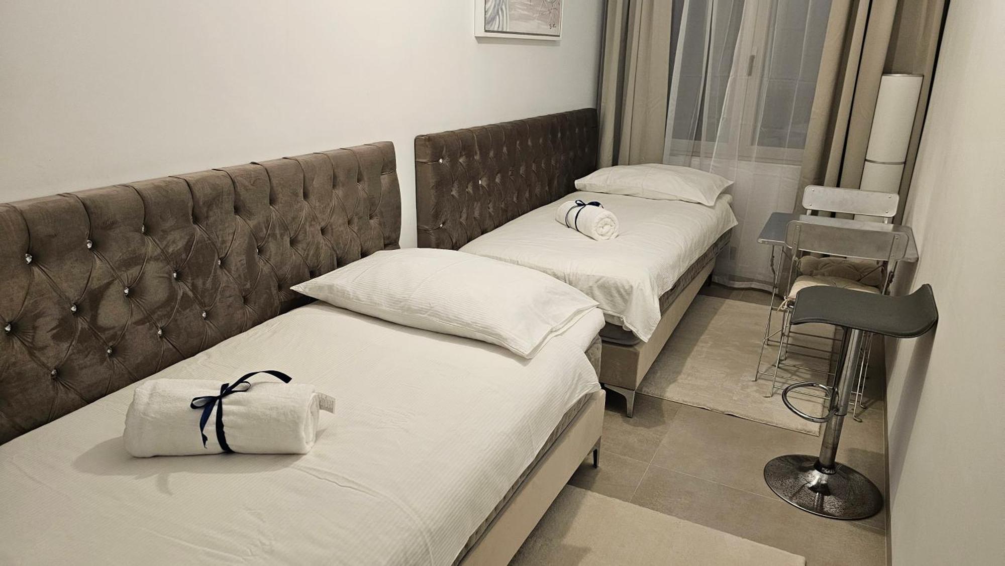 Appartamento Oasis Jacuzzi Retreat Marbella Esterno foto