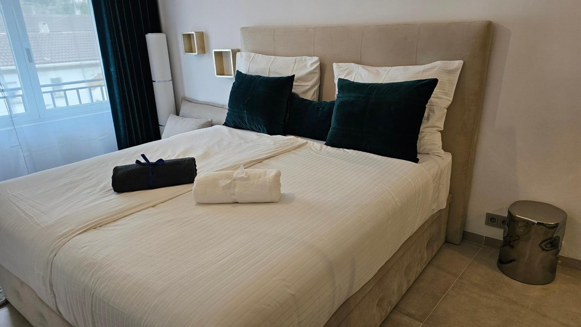 Appartamento Oasis Jacuzzi Retreat Marbella Esterno foto